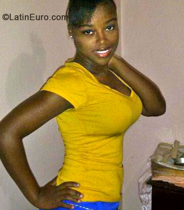 Date this hot Jamaica girl Chris from Manchester JM1377