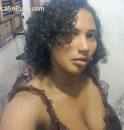 Date this happy Brazil girl Taciene from Sao Luis BR8856