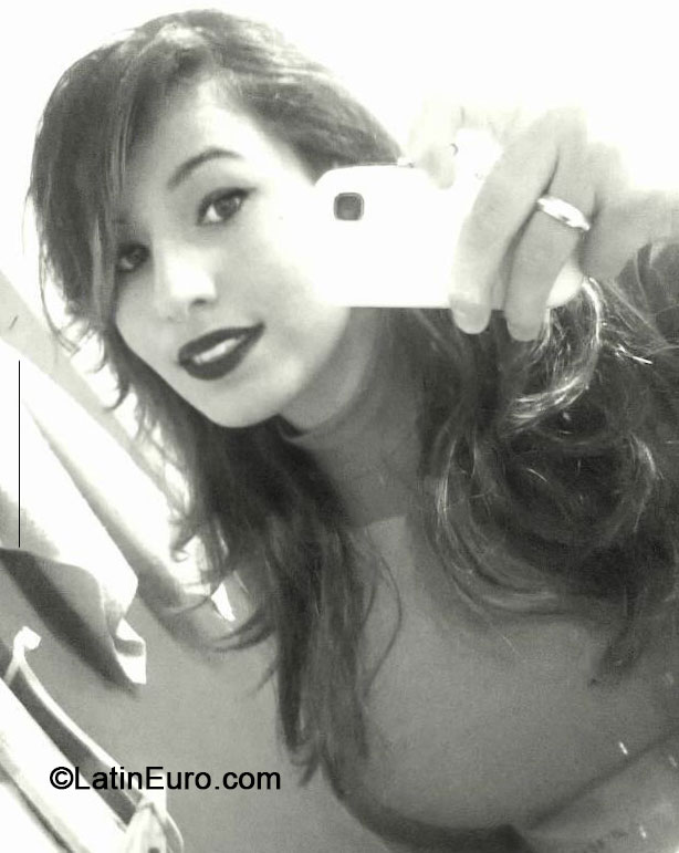 Date this sensual Brazil girl Alice from Ponta Grossa BR8265