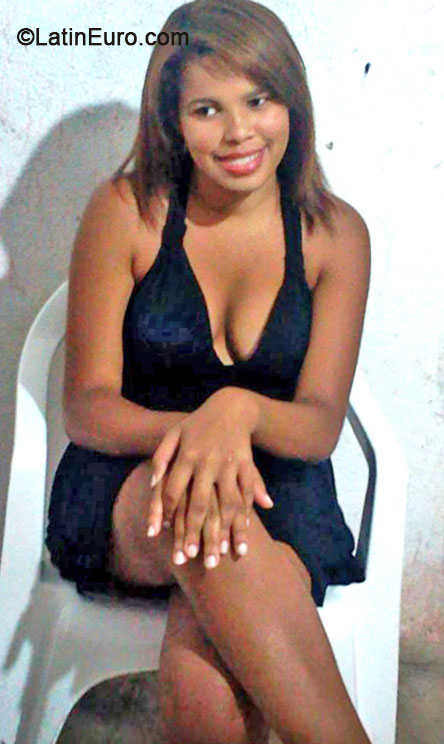 Date this athletic Brazil girl Carina from Sao Paulo BR8272