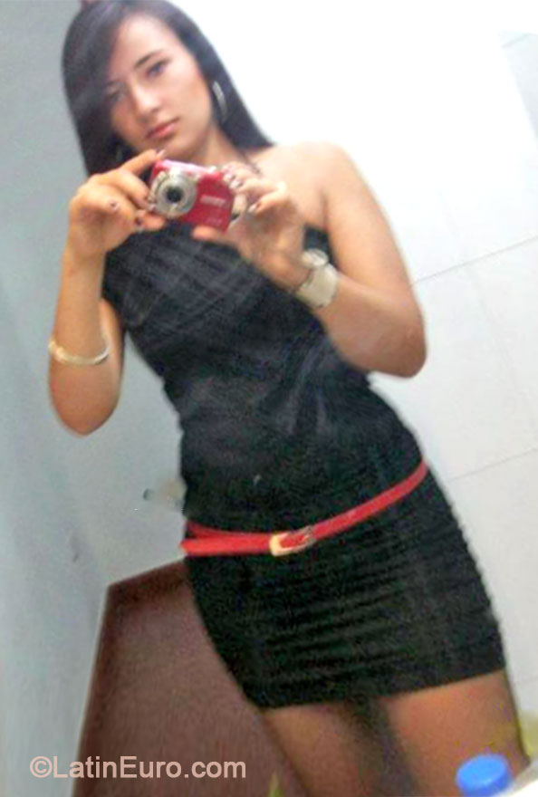 Date this tall Colombia girl Tatiana from Bogota CO14546