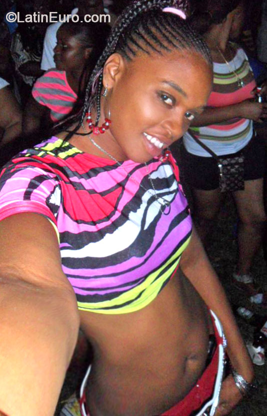 Date this nice looking Jamaica girl Ashely from Montego bay JM1444