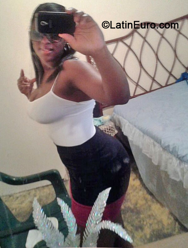 Date this gorgeous Dominican Republic girl Katherine from La Romana DO18014