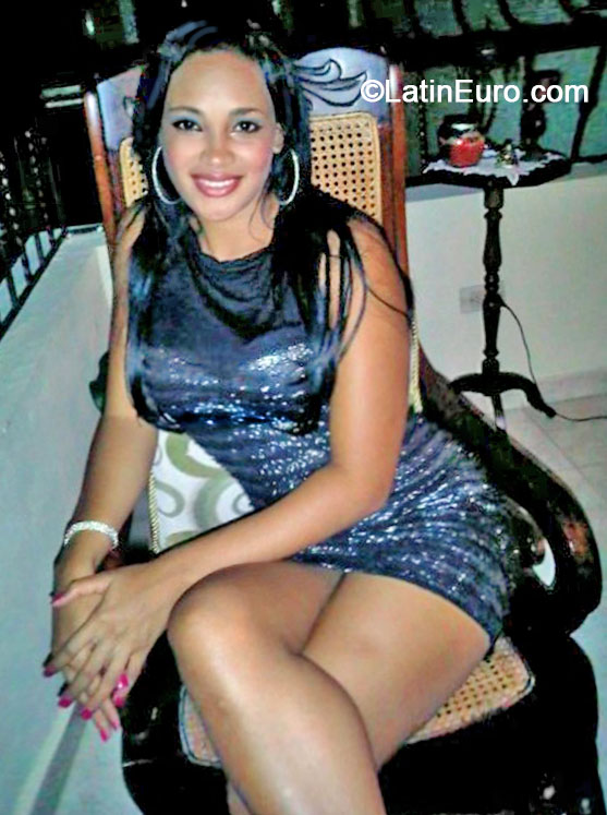 Date this voluptuous Dominican Republic girl Argelia from Santiago DO18026