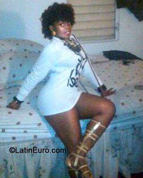 Date this voluptuous Jamaica girl Tifania from Kingston JM1478