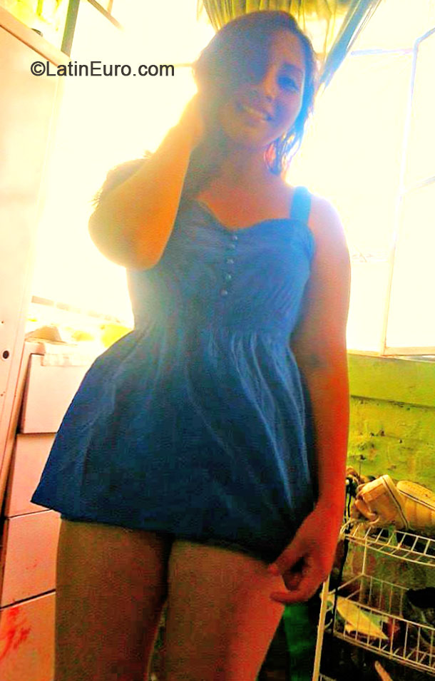 Date this sensual Peru girl Steff from Lima PE875