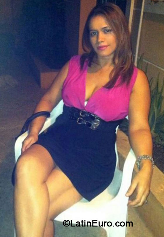 Date this cute Dominican Republic girl Crizida from Santo Domingo DO18177