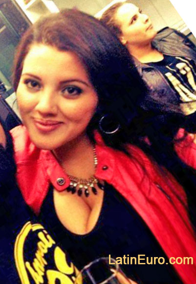 Date this good-looking Brazil girl Luciana from Sao Paulo BR8454