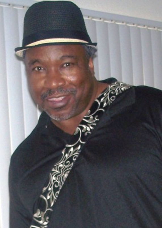 Date this nice looking United States man Sugarzey from Los Angeles US14792