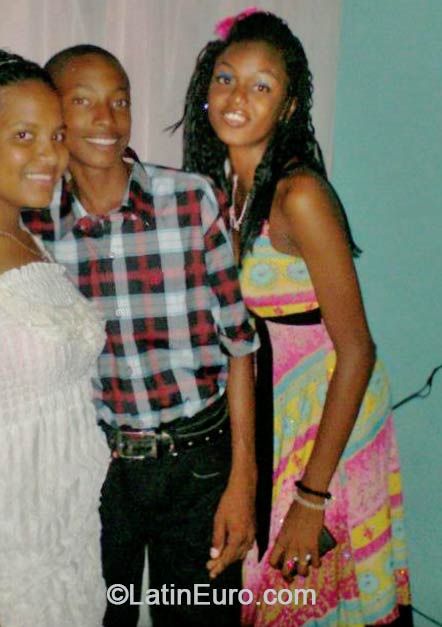 Date this hard body Venezuela girl Alicia from Caracas VE135