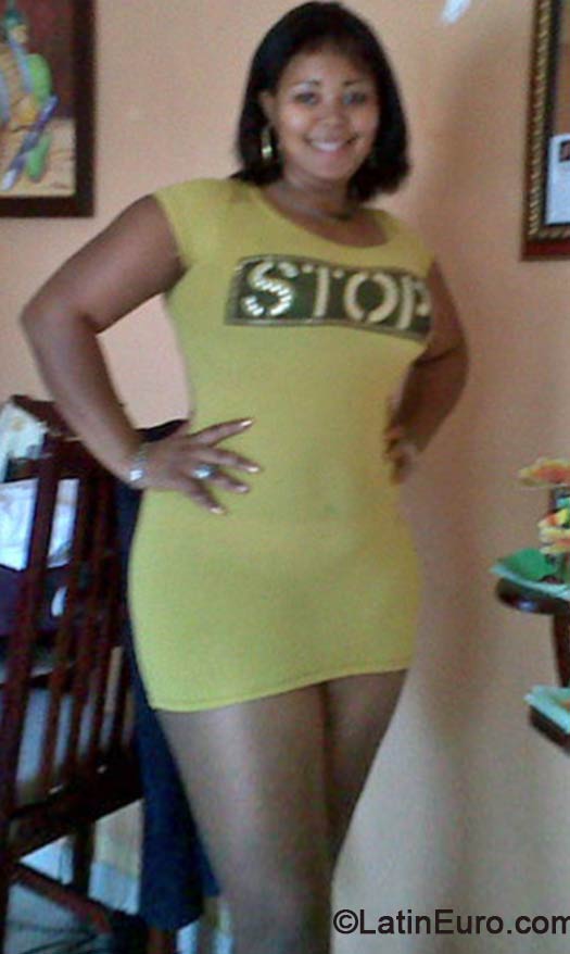 Date this hard body Dominican Republic girl YENNIFER from Santo Domingo DO18329