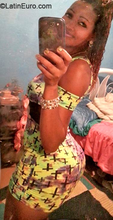 Date this sultry Brazil girl Samara from Rio De Janeiro BR8524