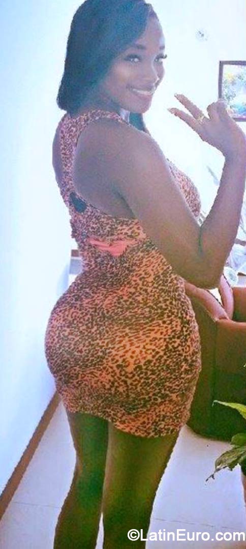 Date this delightful Colombia girl Janny from Cali CO16676