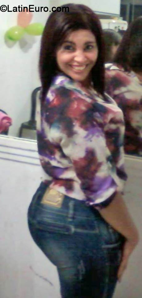 Date this sensual Brazil girl Sidnia from Belo Horizonte BR8623