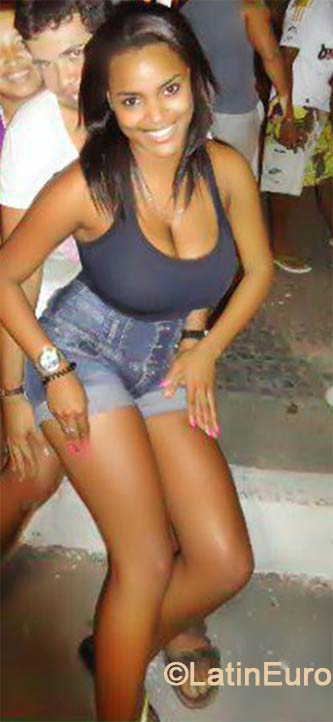 Date this beautiful Brazil girl Daniela Araujo from Vitoria BR8638