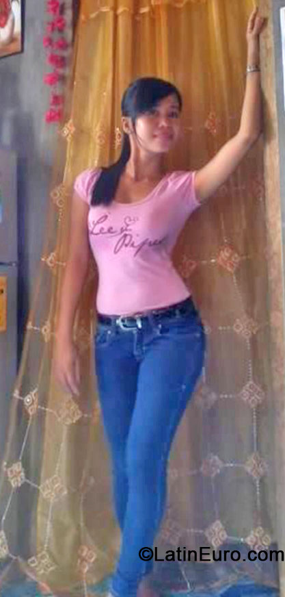 Date this gorgeous Philippines girl Jackielyn from Surigao City PH636