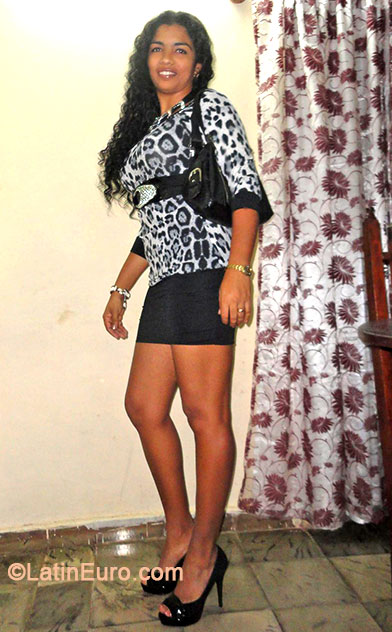 Date this funny Cuba girl Yuli from Las Tunas CU49