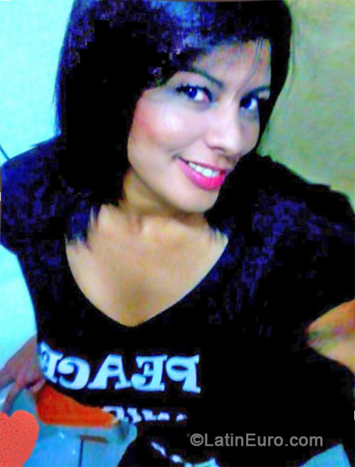 Date this sensual Brazil girl Faby from Goiania BR8763
