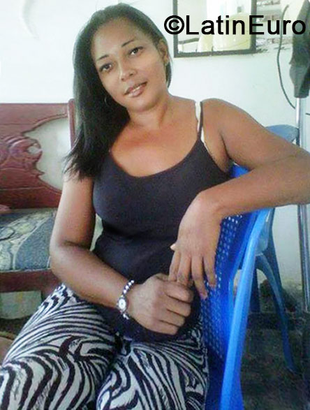 Date this gorgeous Dominican Republic girl Estudiante from San Pedro De Macoris DO18957