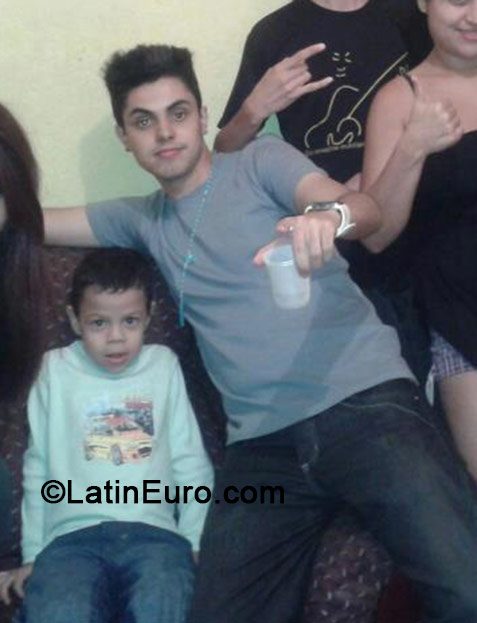 Date this hard body Brazil man Douglas from Sao Paulo BR8774