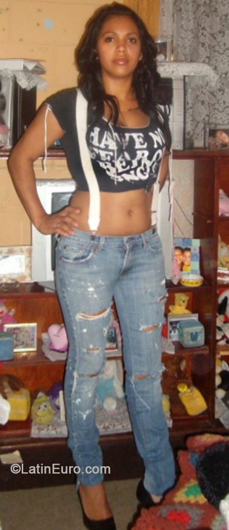 Date this lovely El Salvador girl Rocio from San Salvador SV76