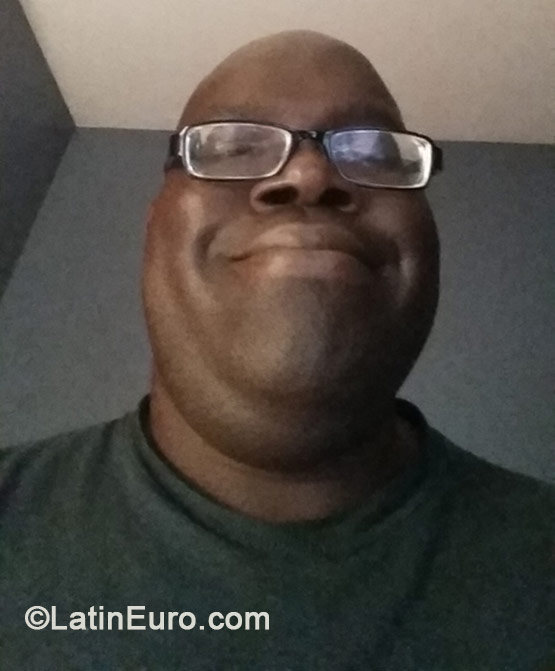 Date this lovely United States girl Damond from Cleveland US15003