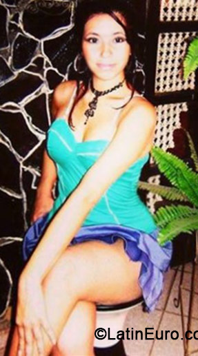 Date this sultry Bolivia girl Mel from Santa Cruz BO20