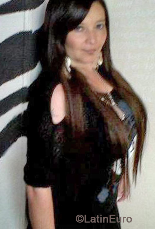 Date this gorgeous Colombia girl Lilian from Bogota CO15280