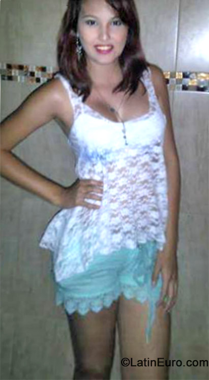 Date this attractive Venezuela girl Ariel from Caracas VE248