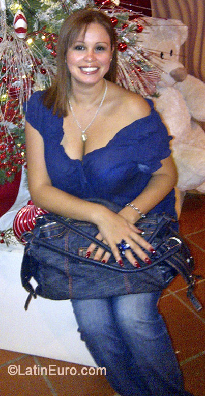 Date this cute Venezuela girl Laura from Caracas VE252