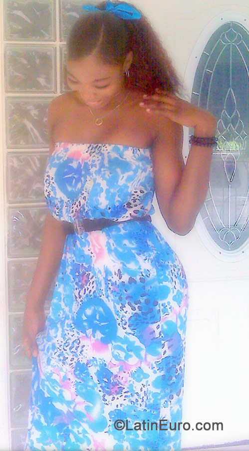 Date this voluptuous Jamaica girl Kerian from Kingston JM1725