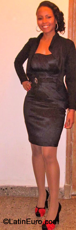 Date this happy Argentina girl Nuevoamanecer76 from  CO15346