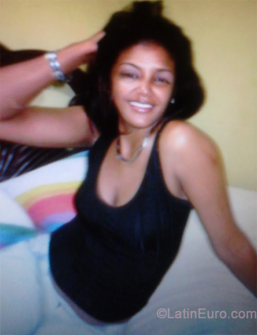 Date this happy Dominican Republic girl Jenny from Santo Domingo DO19256