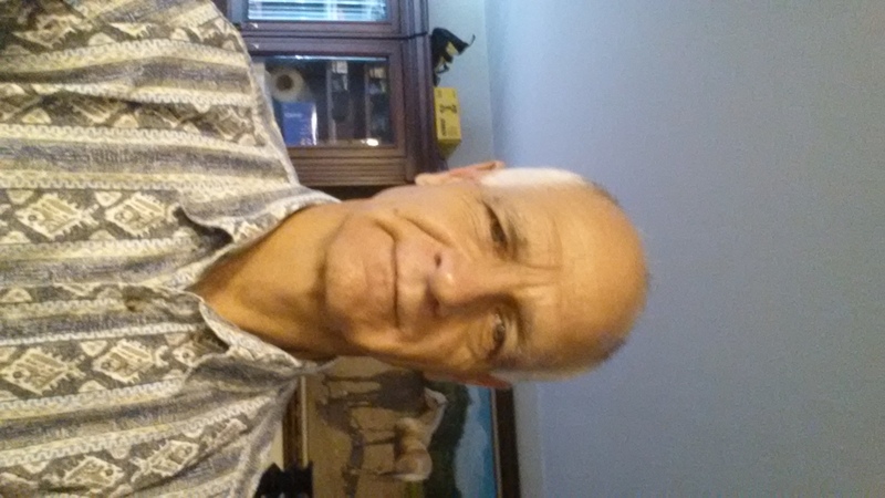 Date this attractive United States man Nosquarehere from Westmont US15094