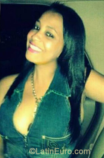 Date this stunning Dominican Republic girl Inmaculada from La Vega DO19284