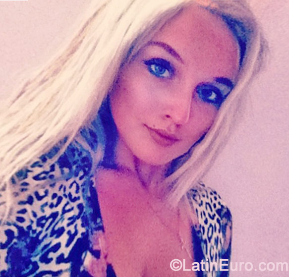 Date this good-looking United Kingdom girl Inna from London GB757