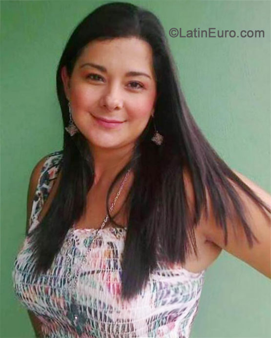Date this pretty Costa Rica girl Karencruzv25 from San Carlos CR307