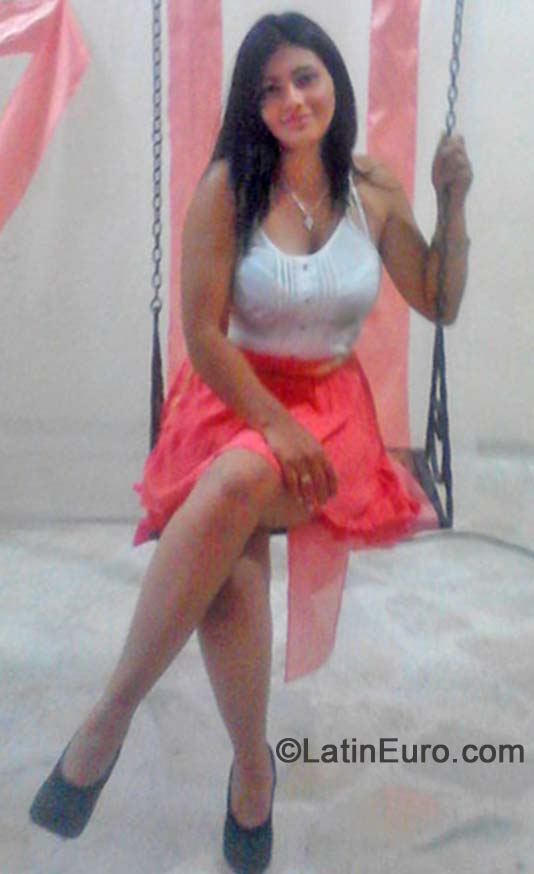 Date this sensual Colombia girl Sandra from Bucaramanga CO15560