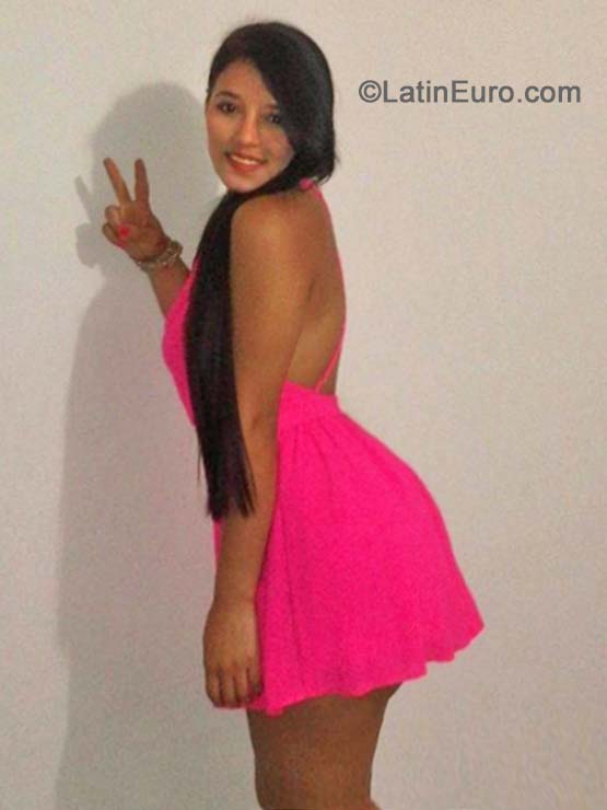 Date this athletic Colombia girl Dary030721 from Bogota CO15573