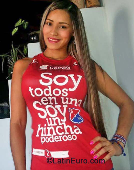 Date this pretty Colombia girl Estefany from Medellin CO15607