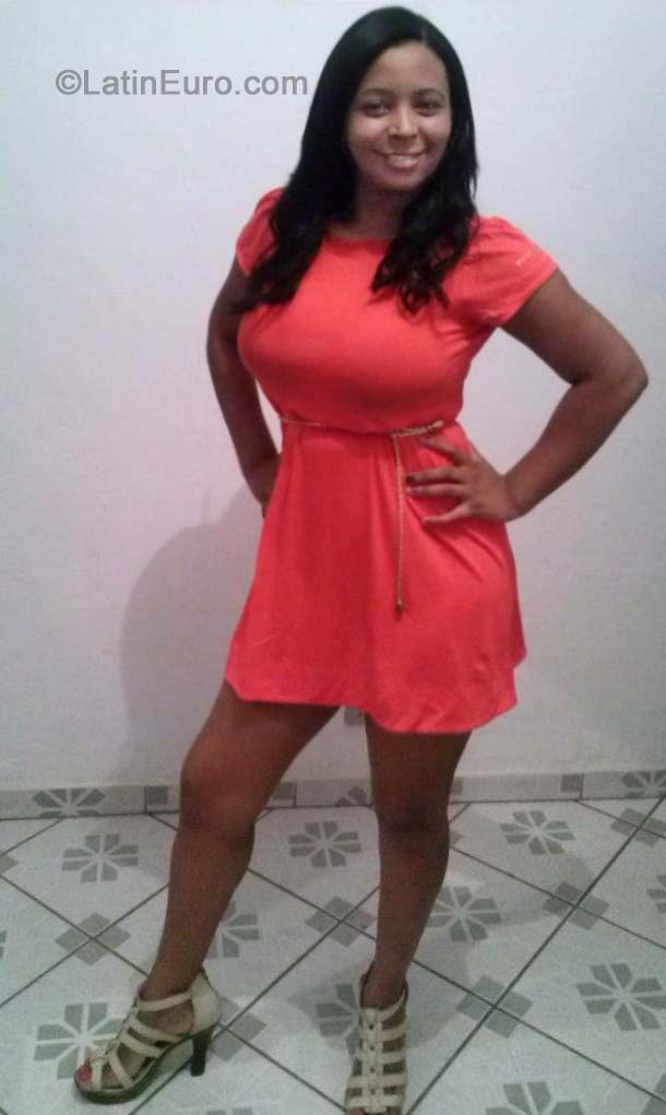 Date this voluptuous Brazil girl Maria Da Gloria from Rio De Janeiro BR8905