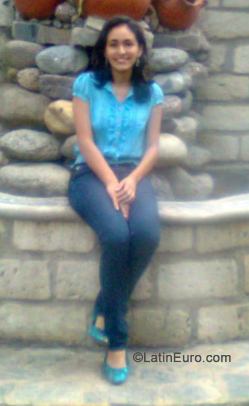 Date this gorgeous Honduras girl Andrea from Tegucigalpa HN1132