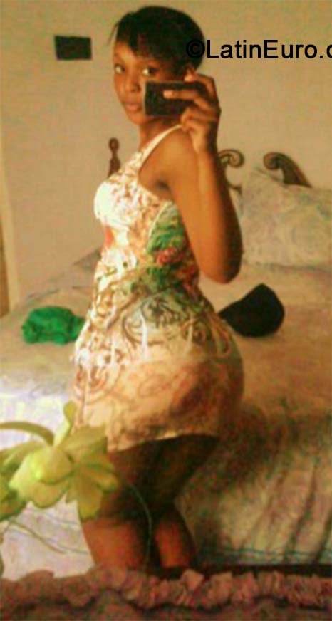 Date this charming Jamaica girl Dee from Clarendon JM1786