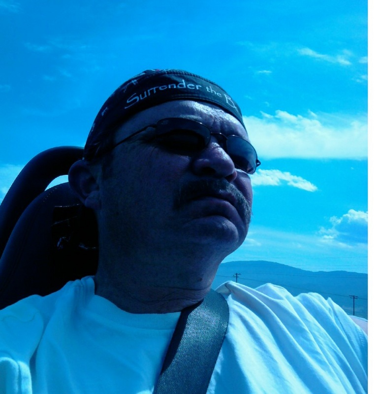 Date this cute United States man Alone from  US15263