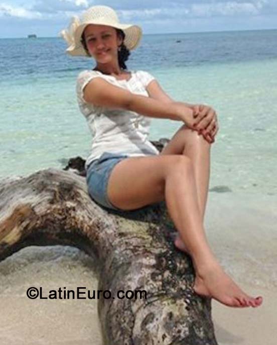 Date this foxy Honduras girl Sonia from La Ceiba HN1152
