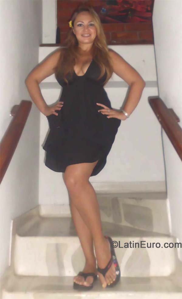 Date this attractive Colombia girl Deyanira from Cucuta CO15811