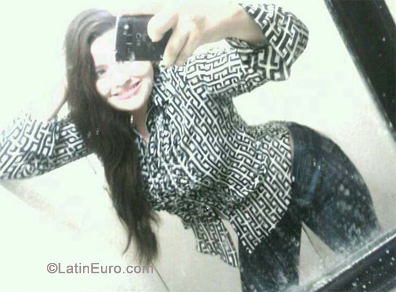 Date this athletic Mexico girl Scarlett from Culiacan MX1310