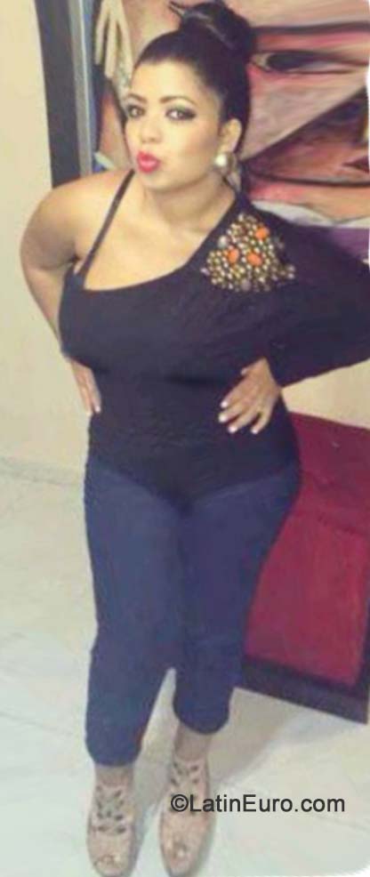 Date this tall Dominican Republic girl Franchescia from Santo Domingo DO19837