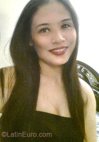 Date this funny Philippines girl Vivien from Iloilo City PH675