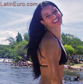 Date this georgeous Brazil girl Livia from BRASILIA BR9004